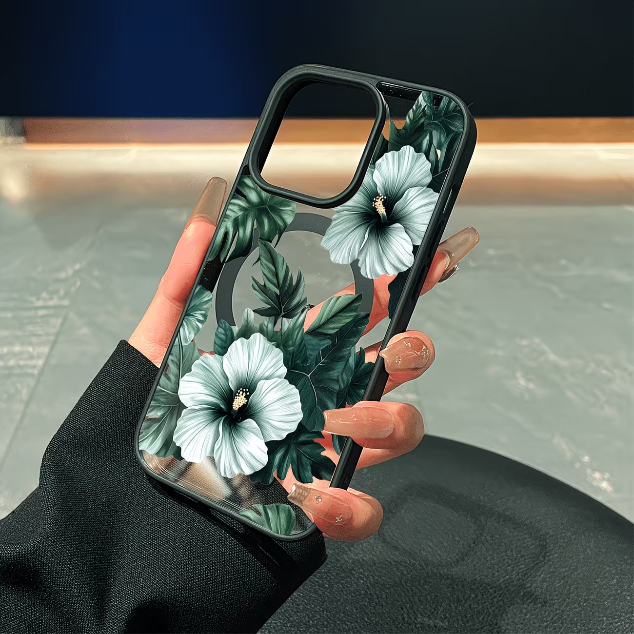 グリーンフローラルプリントのiPhoneケース iPhone - Phone Cases Magsafe のレビューと価格